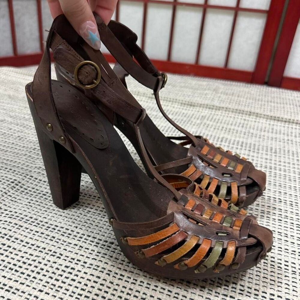 Y2K BCBG Wooden and Leather Strappy Boho Whimsical Heels
